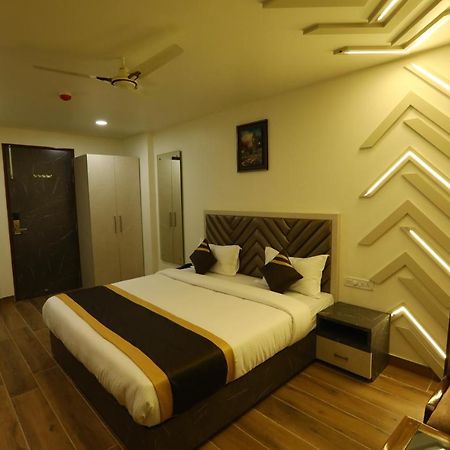Hotel D Silverleaf Lucknow Exterior photo