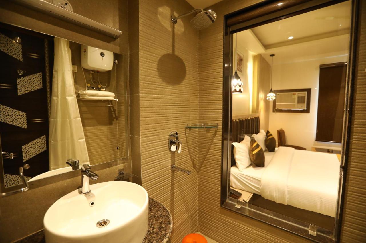 Hotel D Silverleaf Lucknow Exterior photo