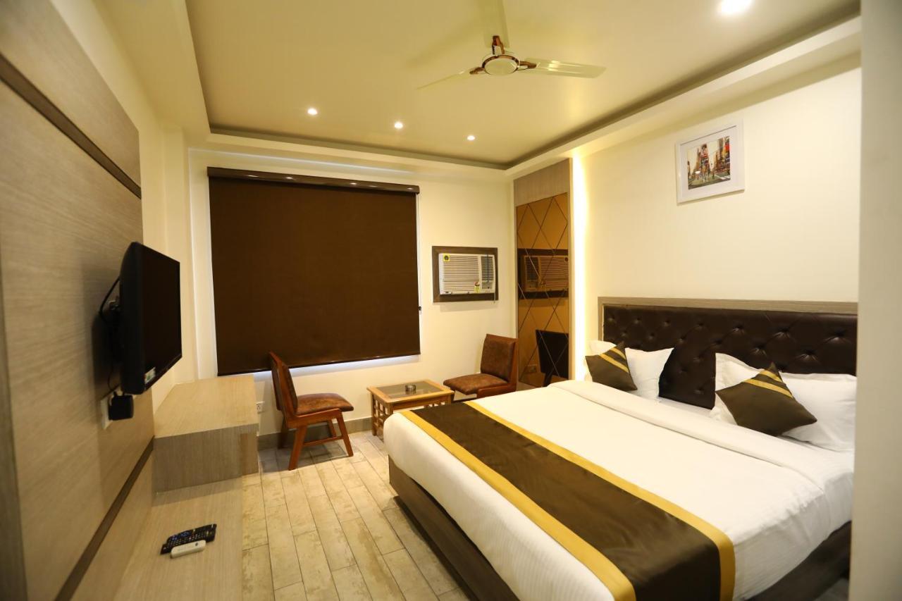 Hotel D Silverleaf Lucknow Exterior photo