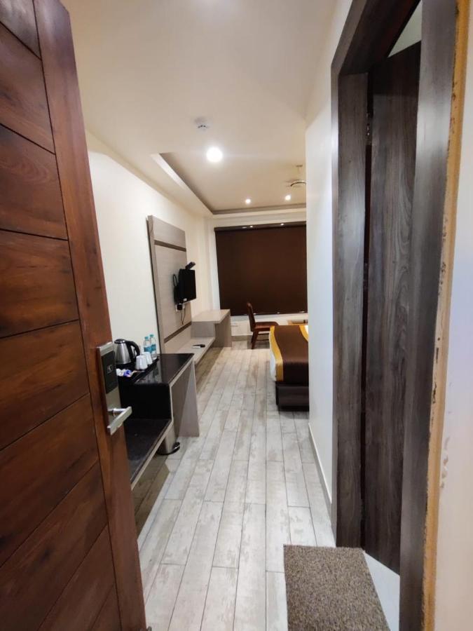 Hotel D Silverleaf Lucknow Exterior photo