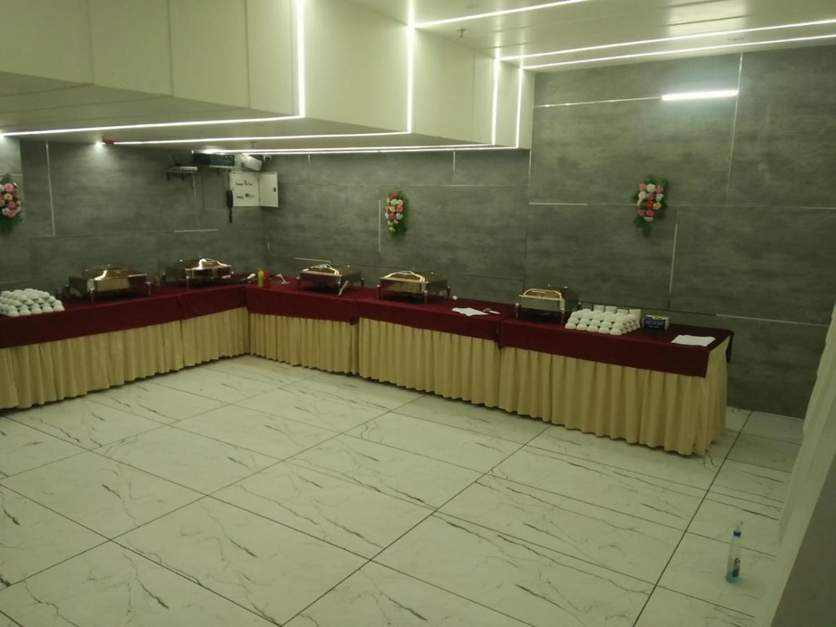 Hotel D Silverleaf Lucknow Exterior photo