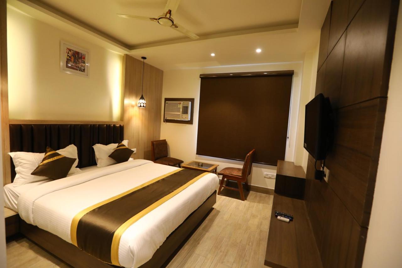 Hotel D Silverleaf Lucknow Exterior photo